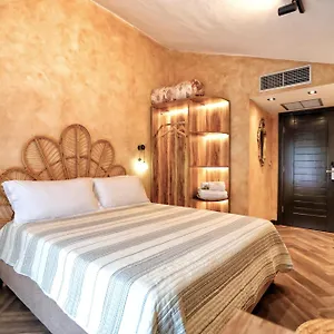Hotel Labiatan, Zogaji